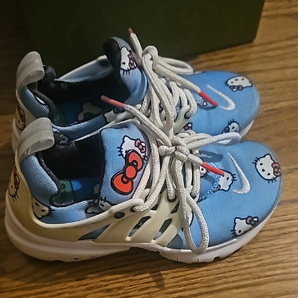 Nike Hello Kitty Blue Kids Shoes - Picture 4 of 5